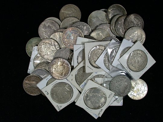 item495_A nice lot of U.S. Silver Dollars.jpg